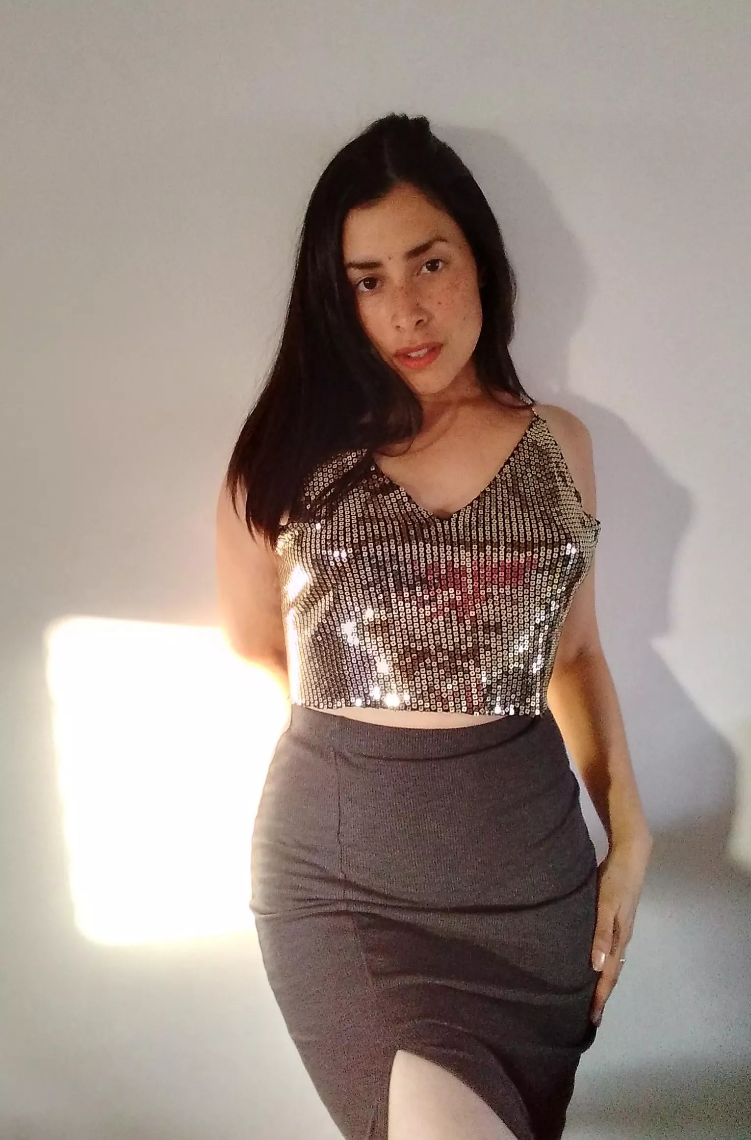 If you like brunettes, I could be a good option, don't you think?