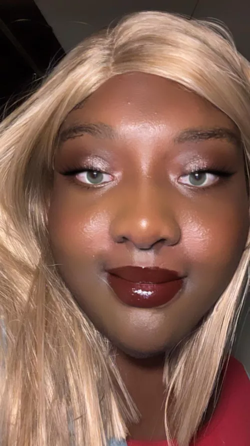 I’m the ebony domme who owns your finances 😈😵‍💫