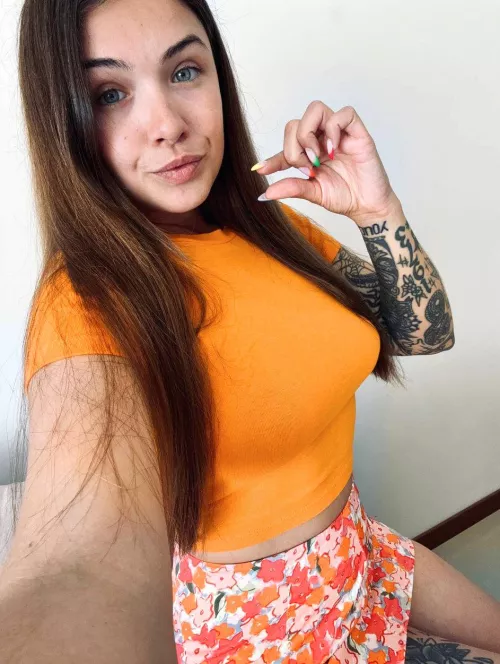 Is the distance I'm showing you enough to jerk your mini🤏 penis and make you a little happier in this life? 
