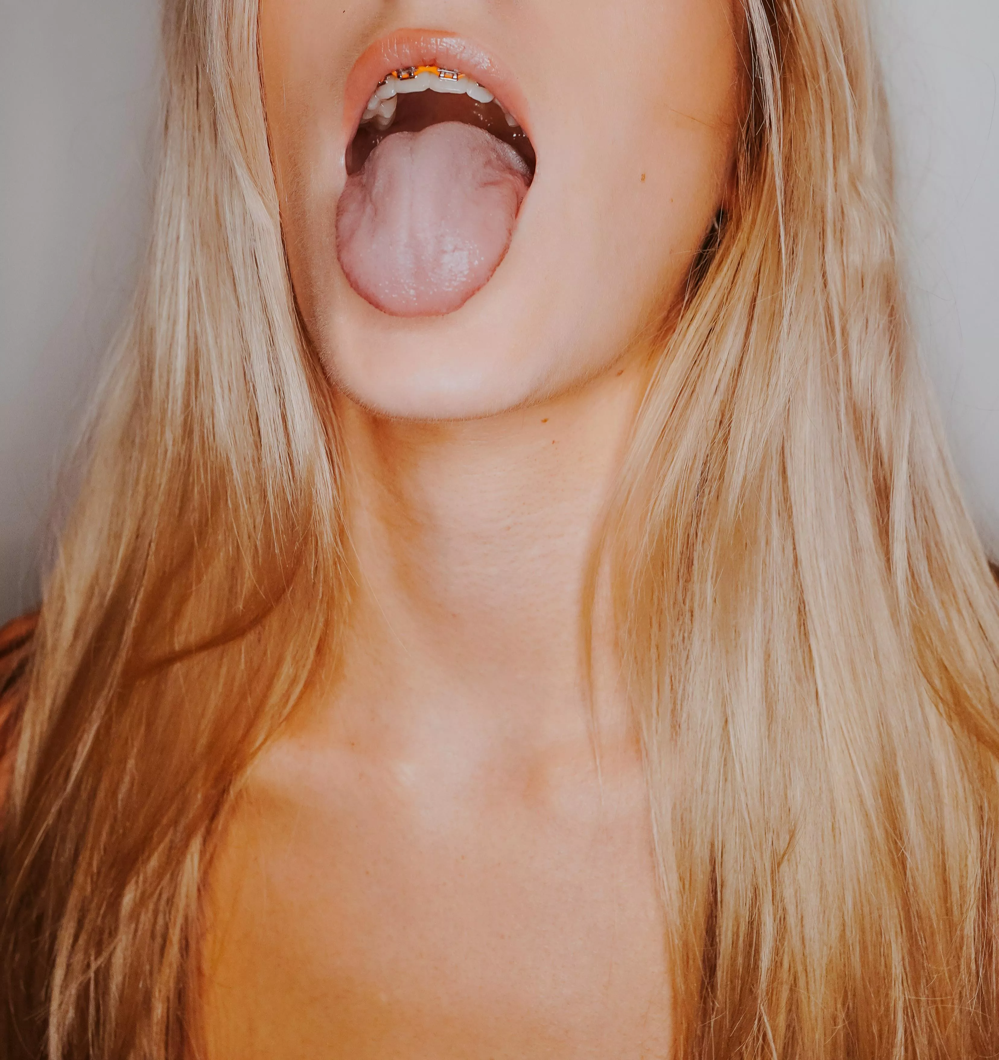 It’s a small mouth, but it fits a lot of liquid in it, trust me