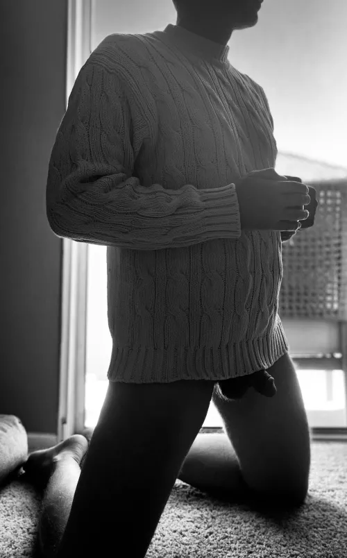 It’s finally sweater weather. 