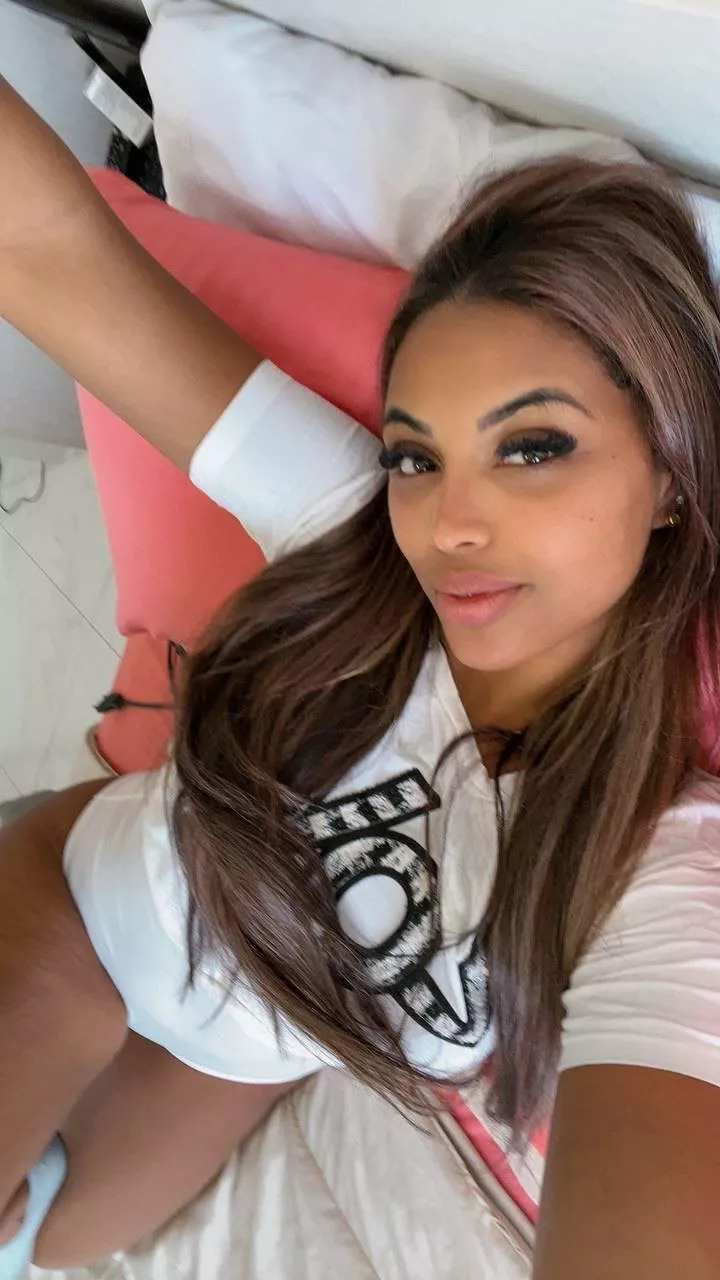 Just a real girl’s quick selfie