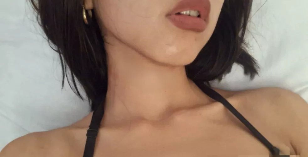 Kiss me kiss me...say that you love me