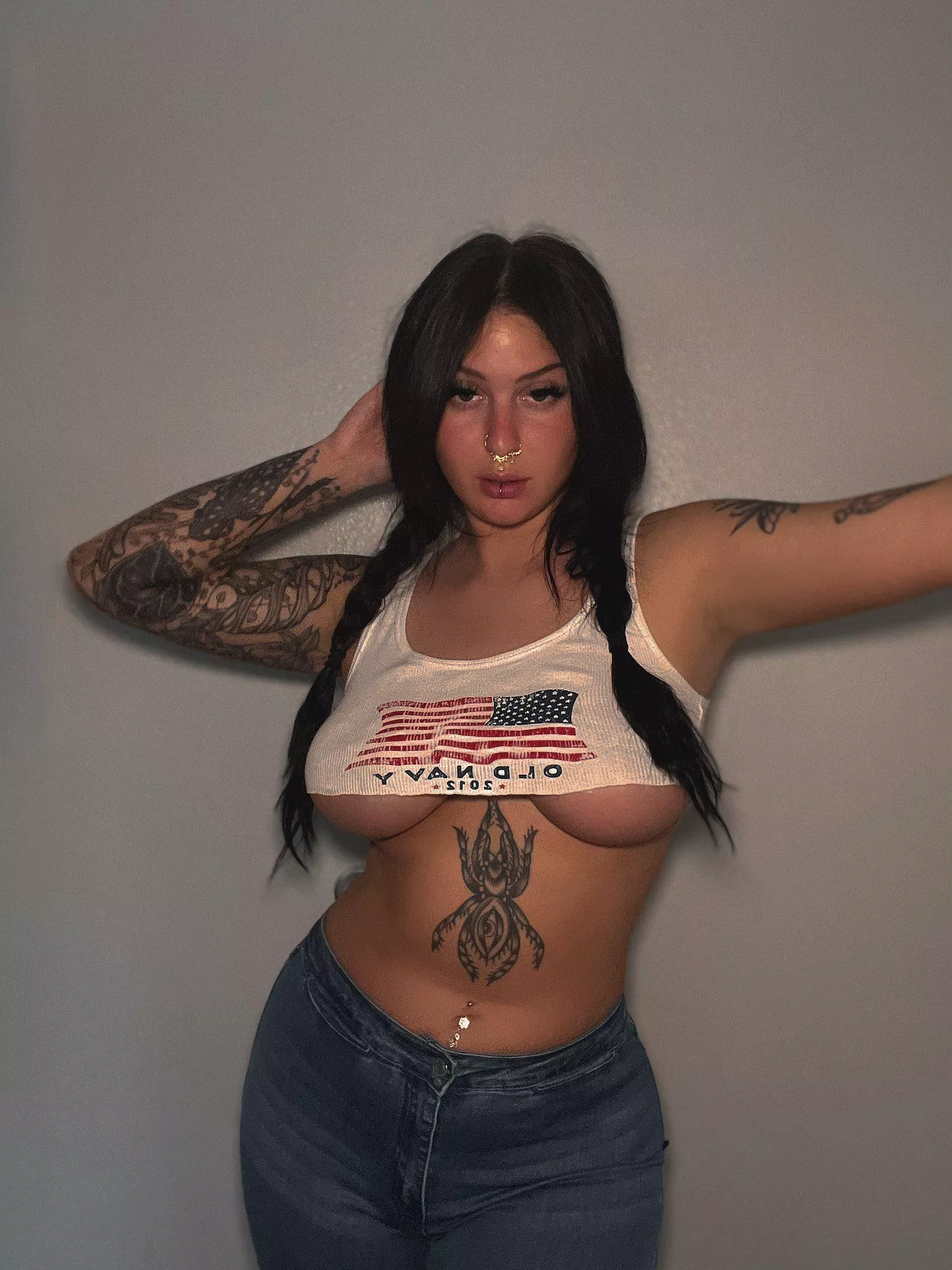 Let’s make tonight a night of pure, irresistible temptation. Hmu!