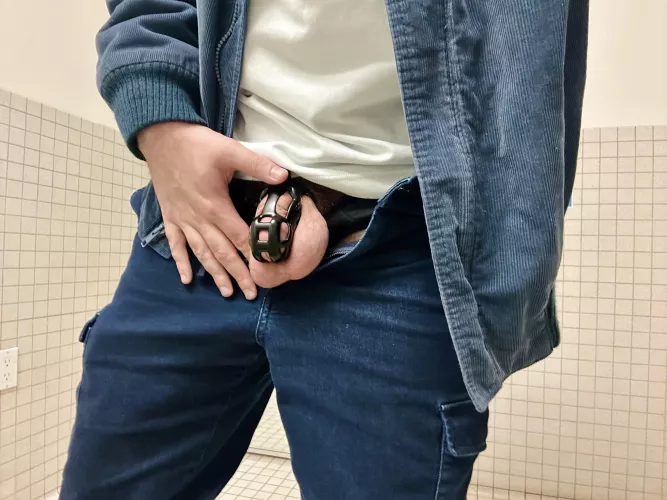 Locked at work, can’t tell if it’s making me more or less distracted