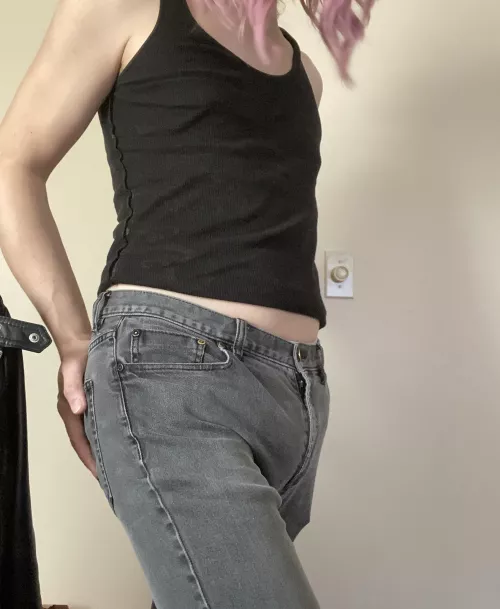 My attire for an appointment this afternoon. One less thing to worry about!