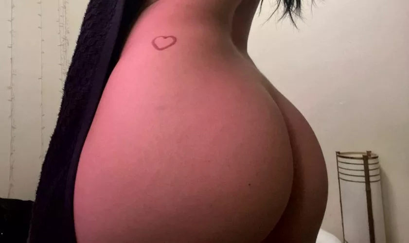 my booty needs some doggy pounding.
