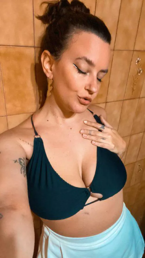 My cleavage is waiting for you 