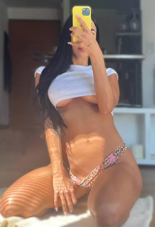 My hot body wants you 