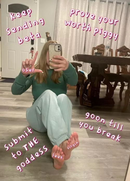 My slave made this for my feet a while ago 🤭