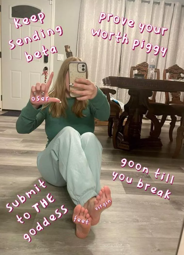 My slave made this for my feet a while ago 🤭