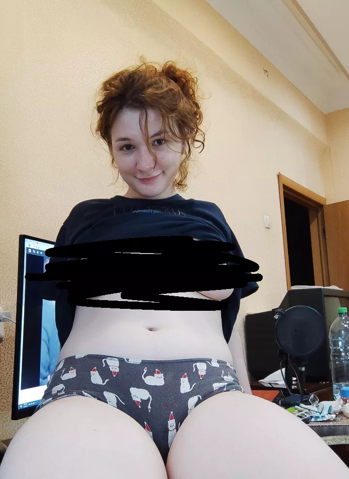 Nerdy redhead ready for fun :p