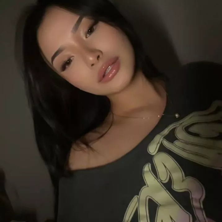 No edits, just me being me. Add me on Snapchat @quinnqyv and let’s connect 😉