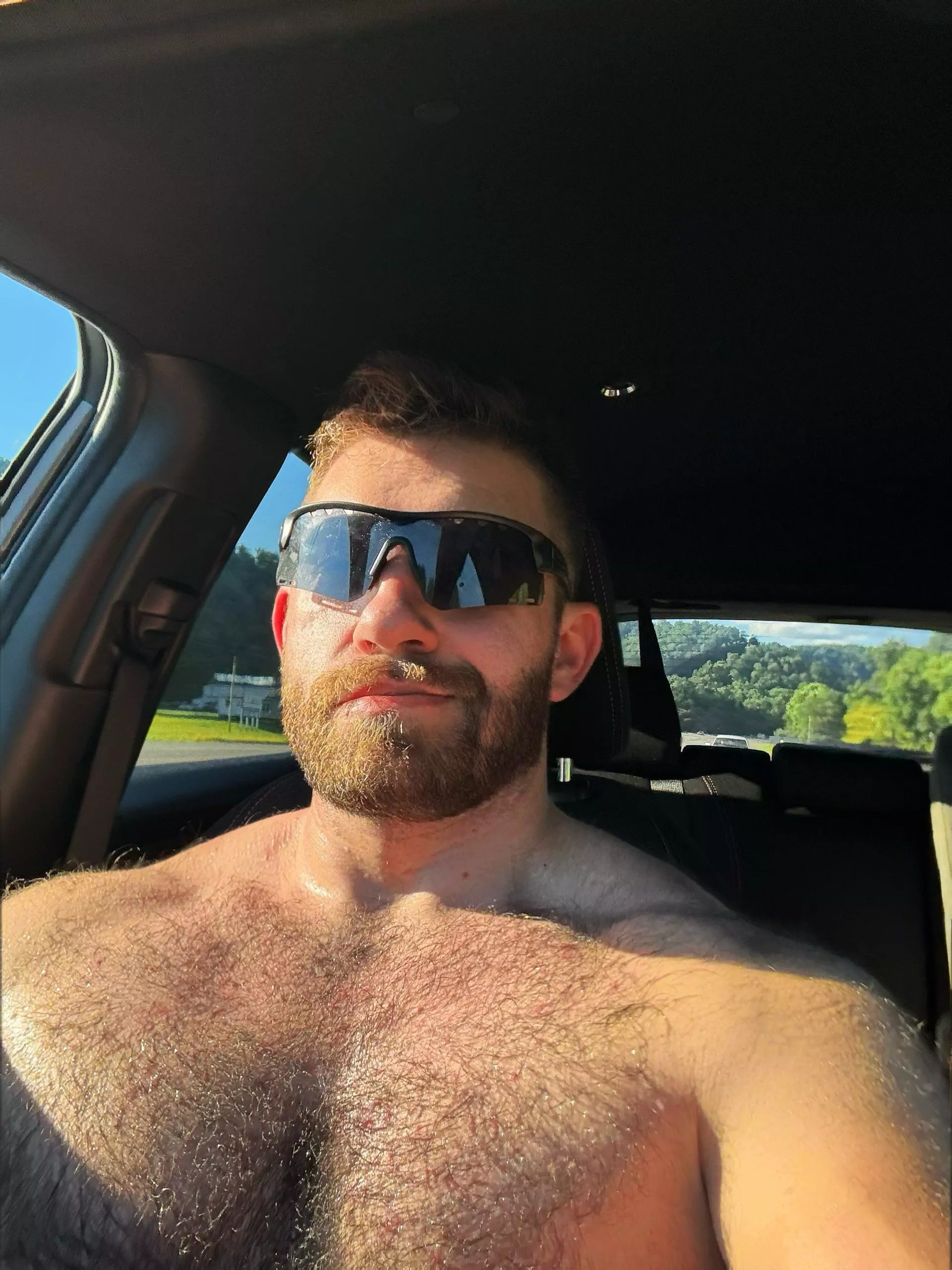 Post gym and the sun felt really good. ☀️ 