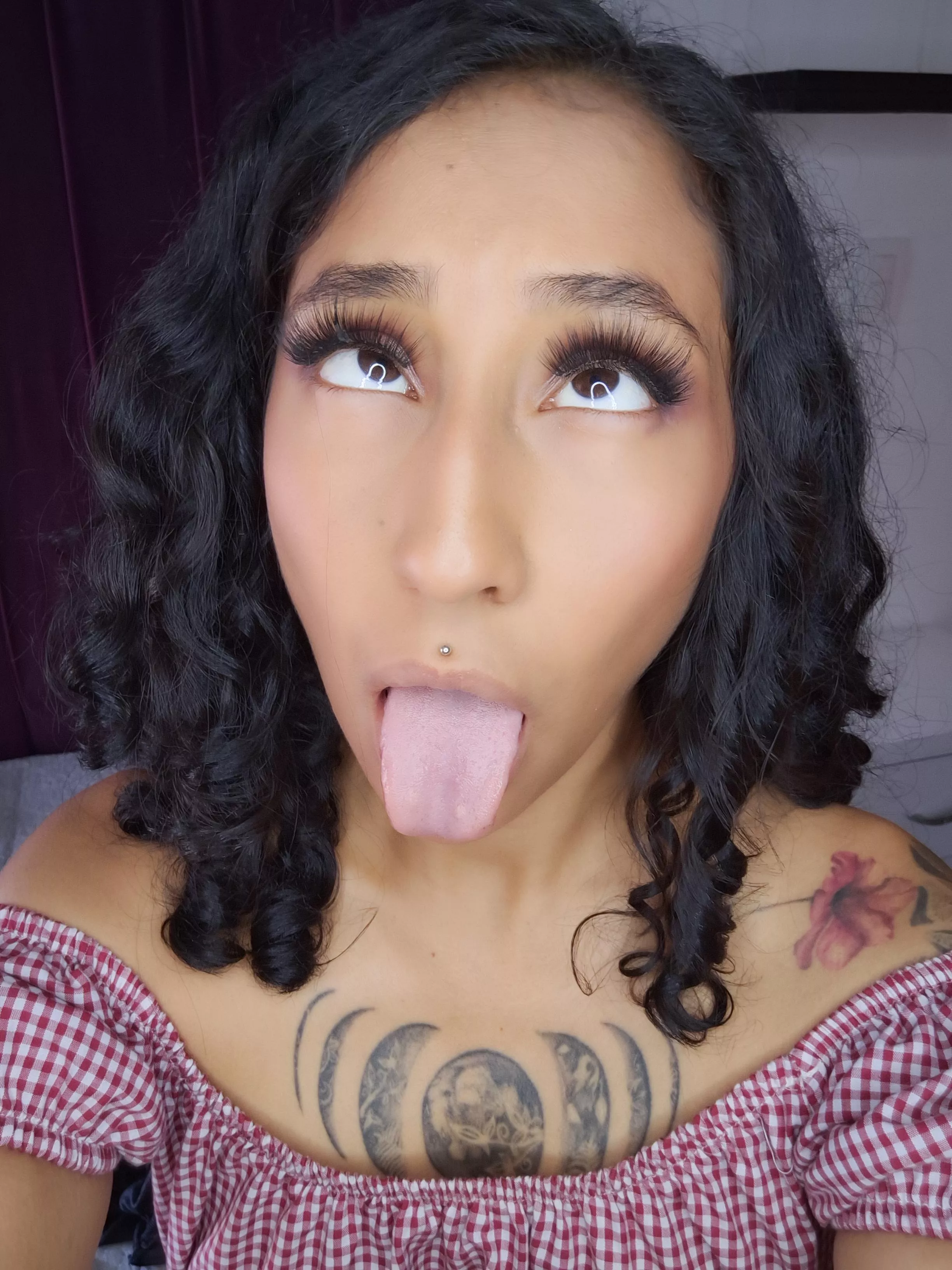 Ready and waiting, mouth wide open