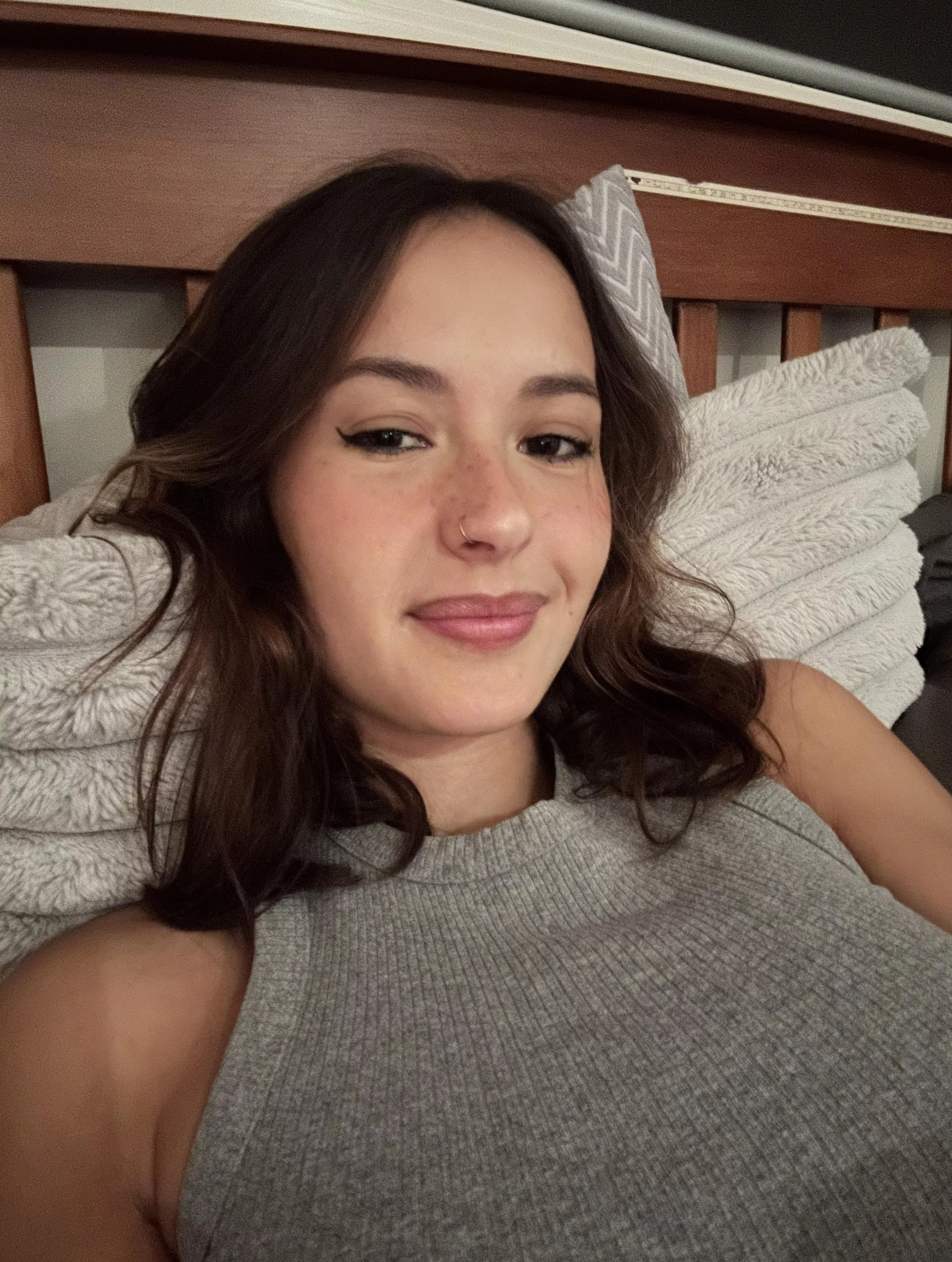 Sending my nudes to the first 100 comments