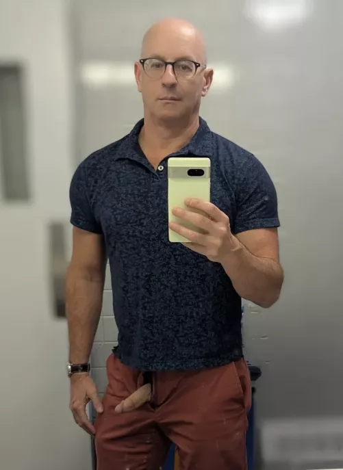 Set my dick free. Here's a free pic of it.