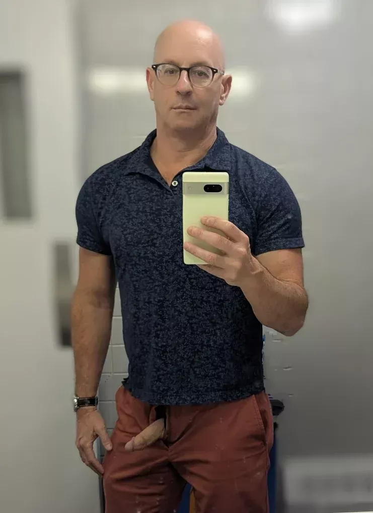 Set my dick free. Here's a free pic of it.