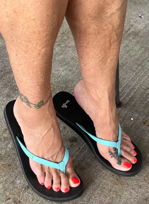 Sexy toes!!
