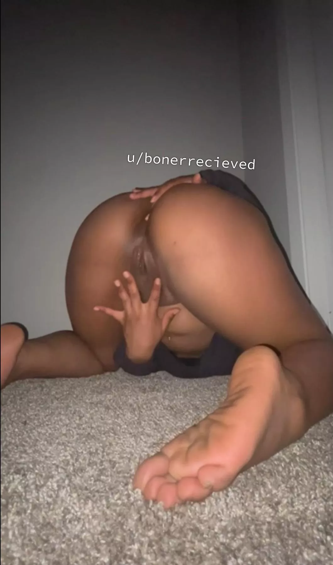 Slap that cock on the screen right now!