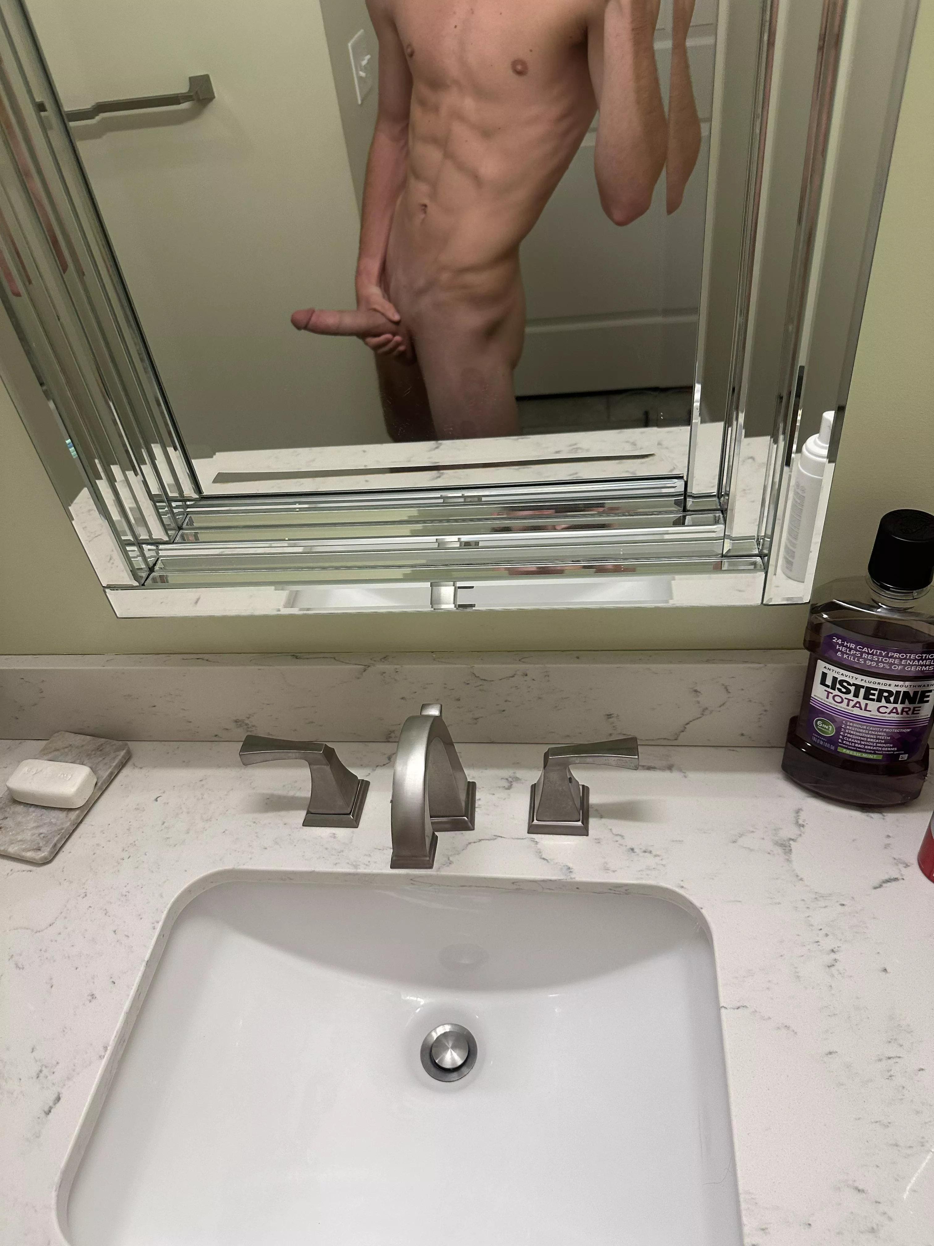 so is it true that people like skinny guys?