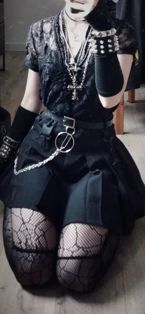 So what if you relapse to my goth tights 🤭💫