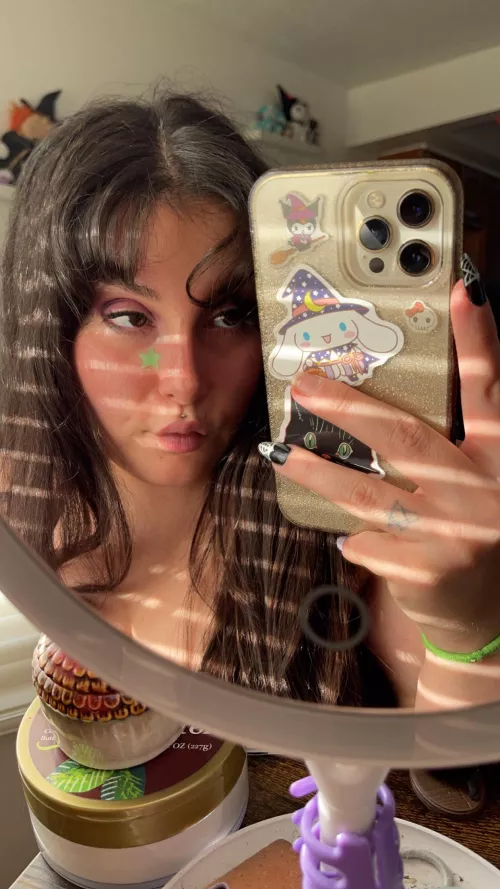 Spooky vibes 👻🕷️🖤