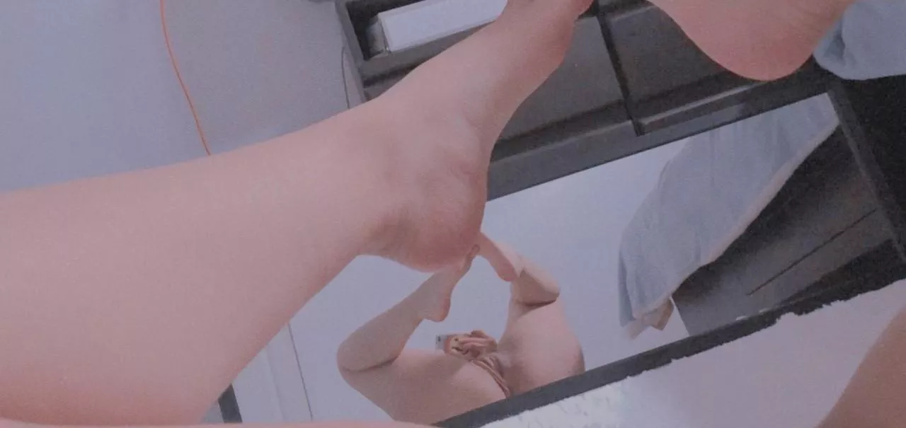 Spun and in need of some sexting. Any gender, please introduce yourselves with a nude pic, so I can send you more nudes and shit