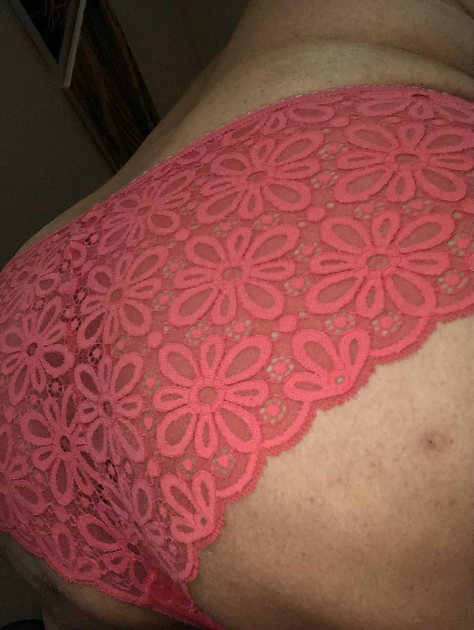 [T4M] CD looking for men who need a reliable cumdump 