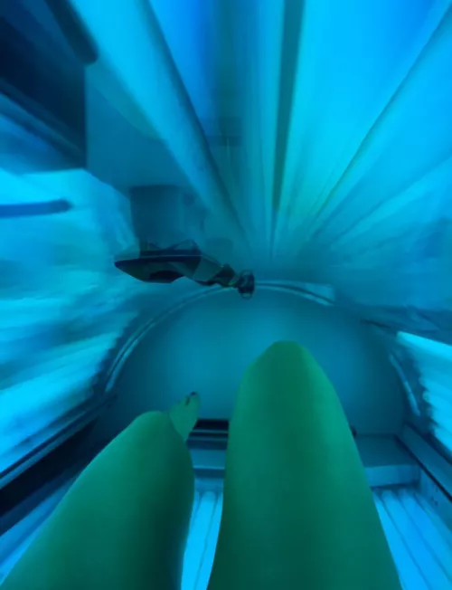 Tanning up my teenbody