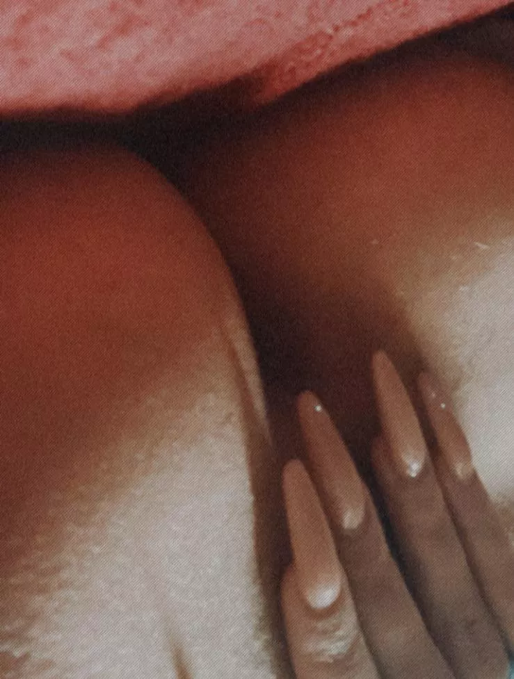 Tell me to move my hand out of thr way :) ♥️