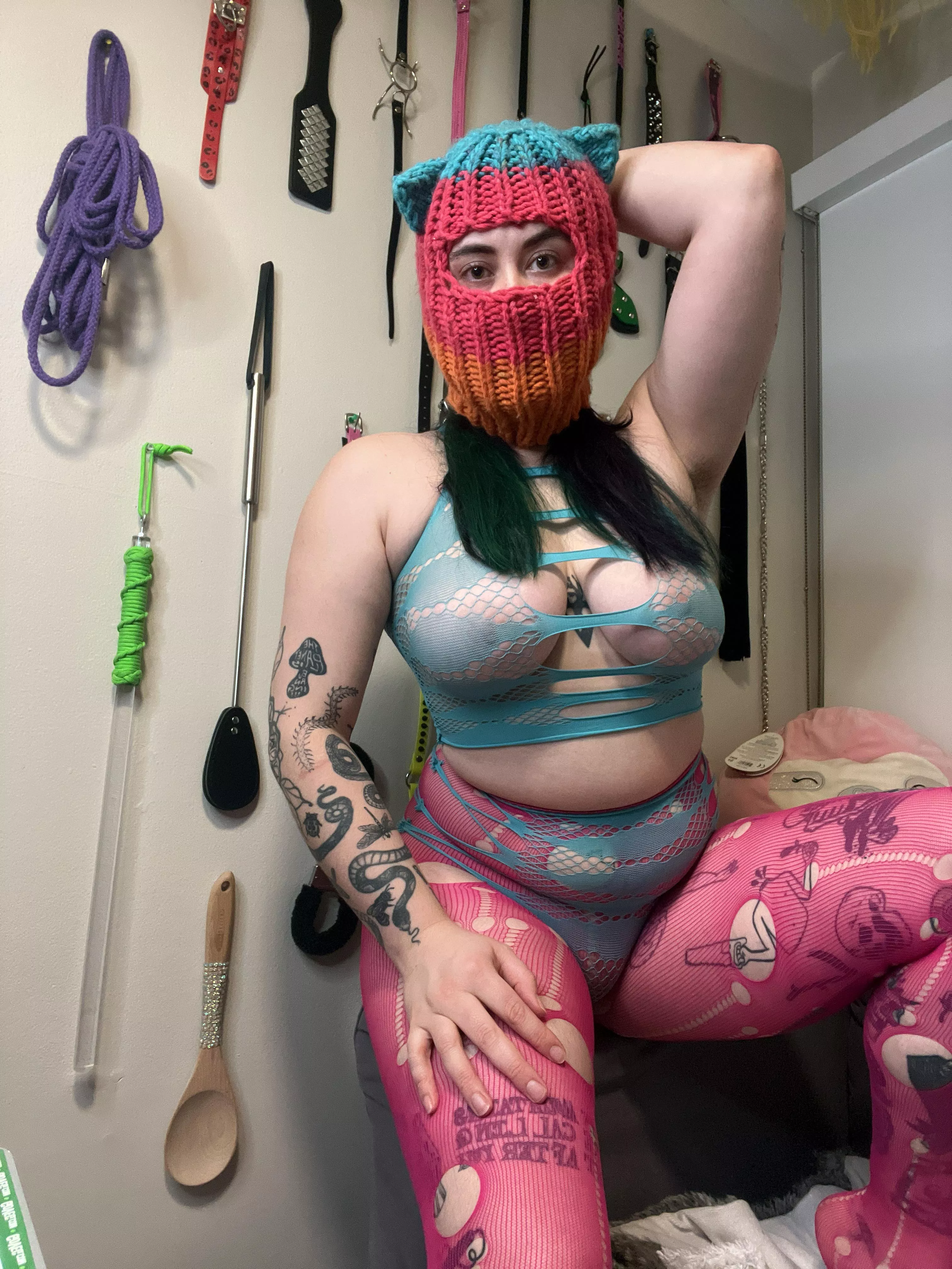 thick , juicy , and waiting to strip for you 