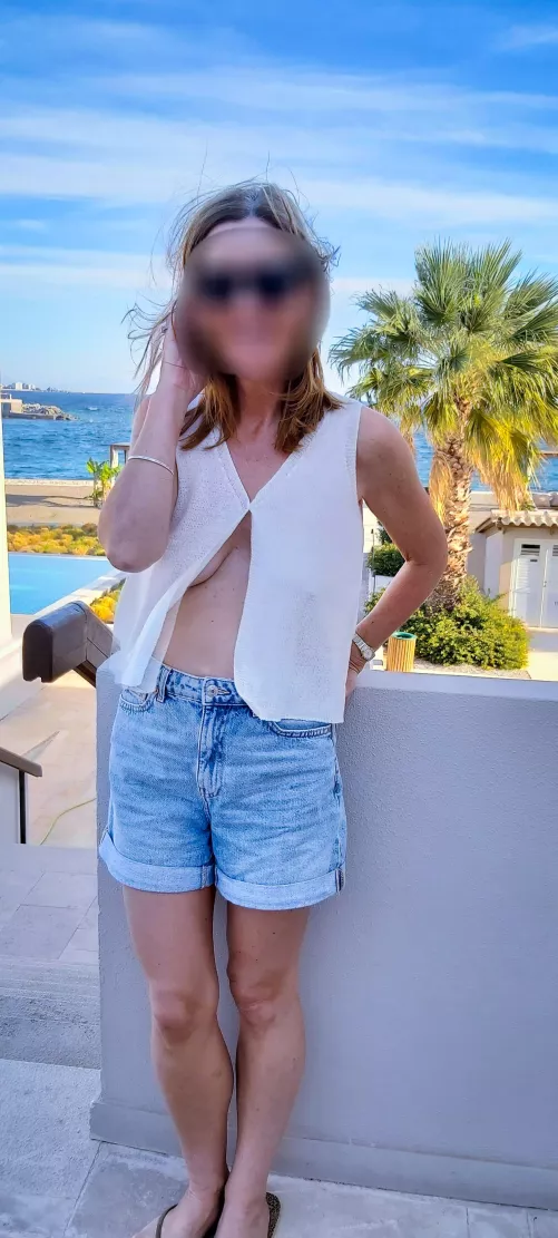 This top button tends to pop open