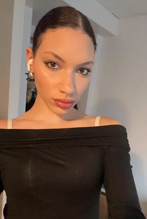 trying to explain that my job is mindf*cking and bullying men double my age to some of my college classmates rn. show them for me in sends idiots.