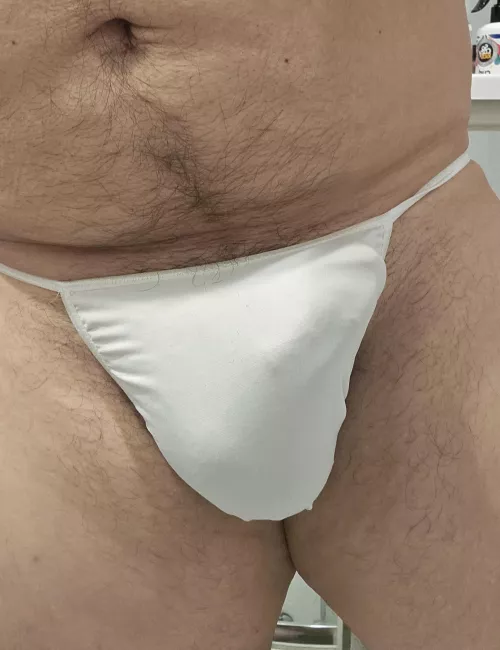 Wanna cum and rub my bulge?