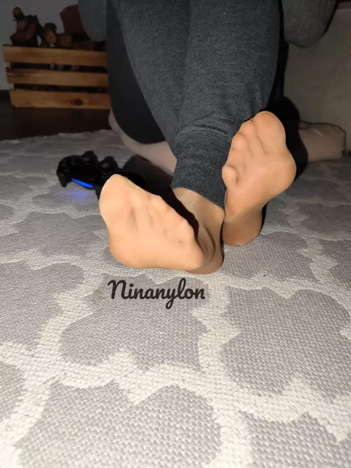 wanna massage my feet while i'm playing? 😋