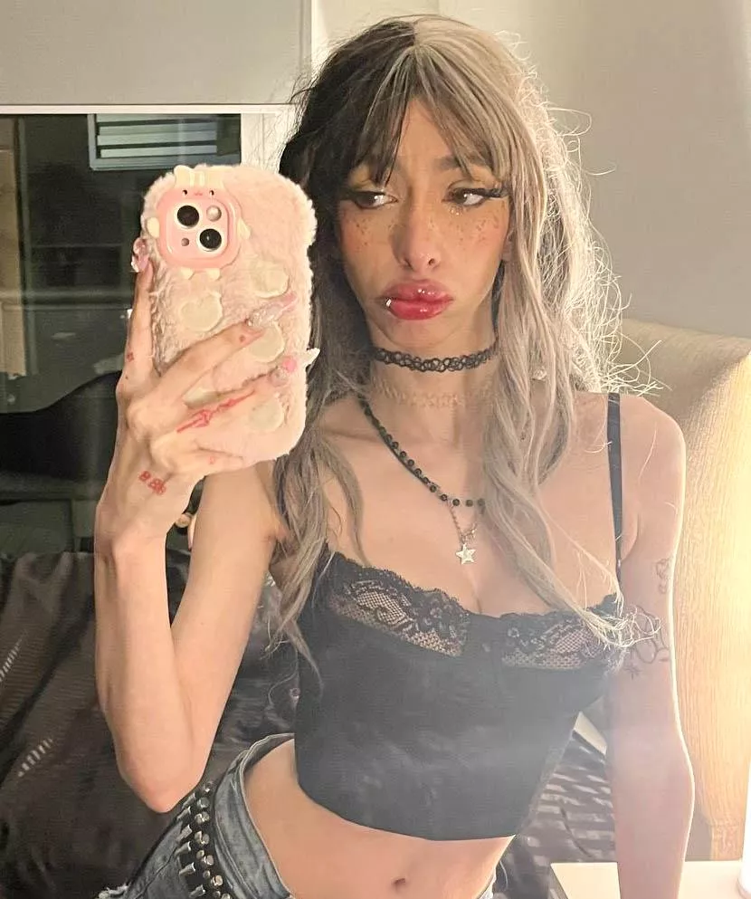 What’s your go-to move to seduce someone and take them straight to the bedroom?