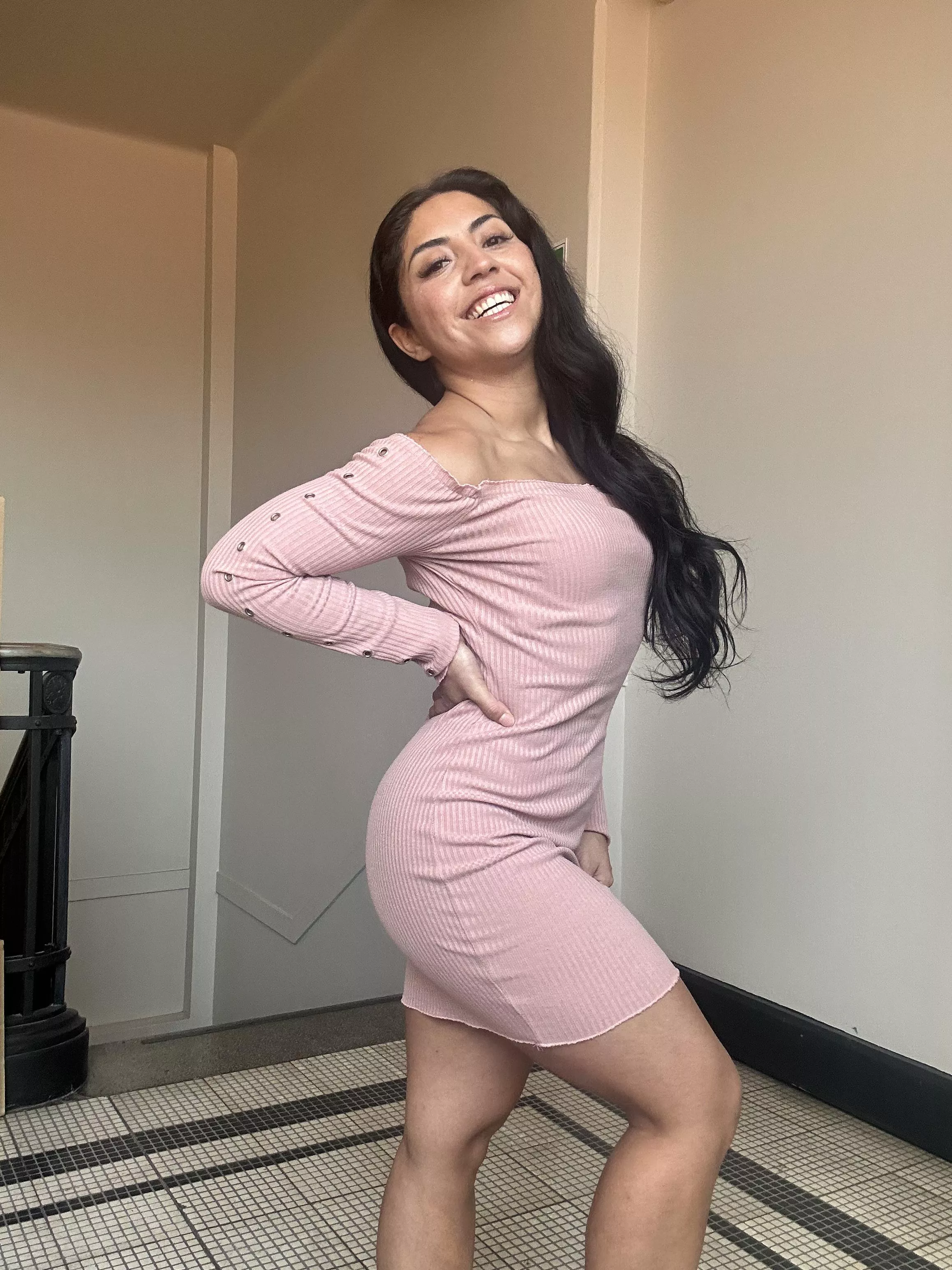 When she gets off work, I want you to run into my arms  NOW