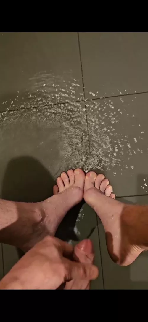 Which subs are buying my cum vid 