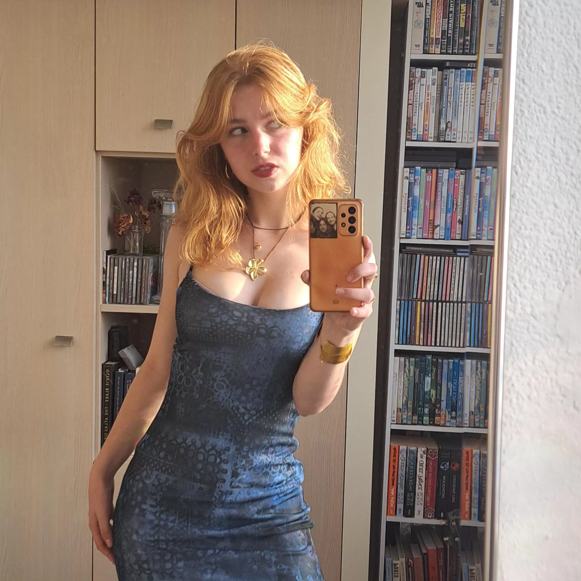 Who wants to serve a softer college domme? 🎀