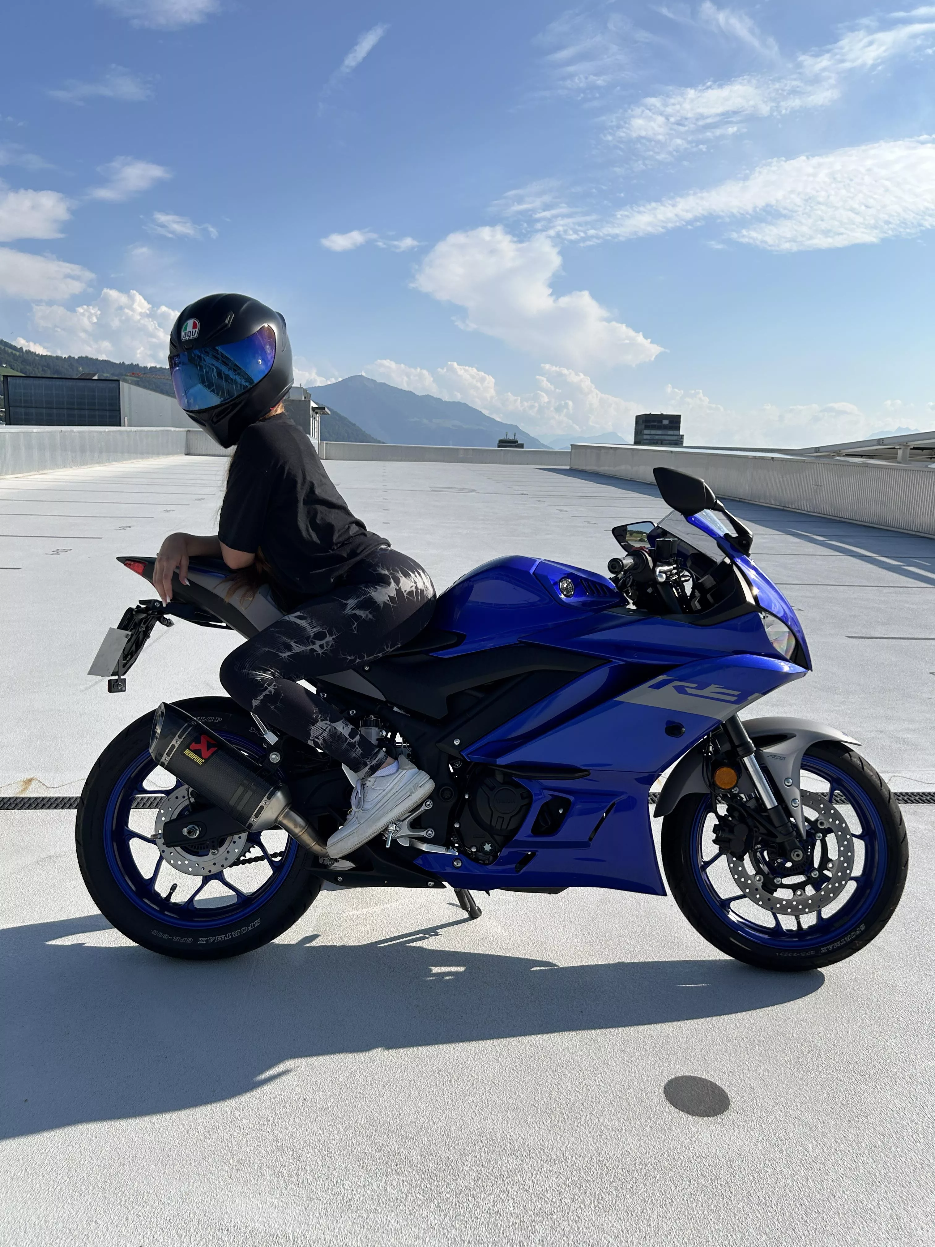 who would be down to go for a ride and then we ride at home again? ;)