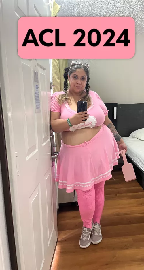 Y’all like my ACL fit? Can you guess who I was on the way to see? 🤭❤️🥰