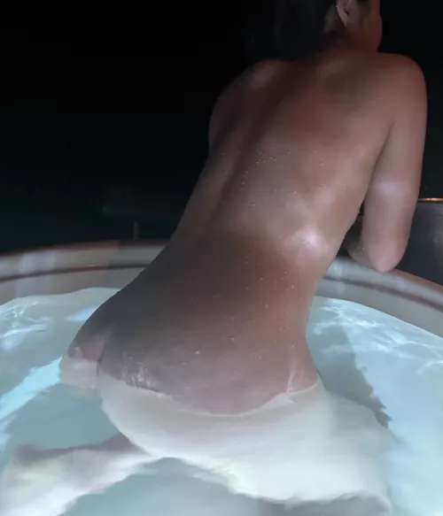 You and a 19y japanese in an outside bathtub…voluteers?