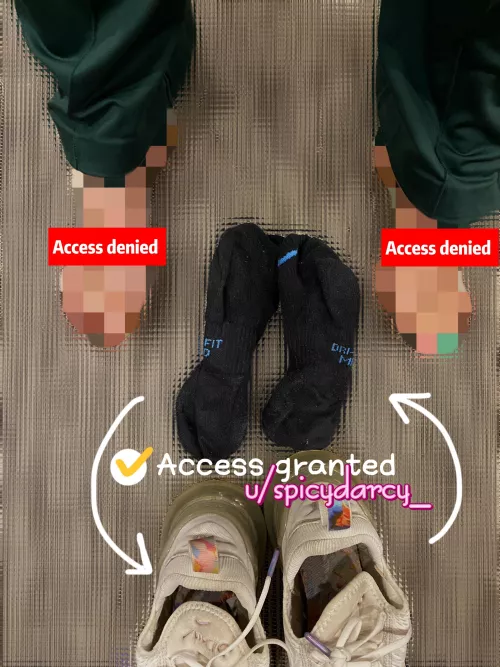 You know where to look, loser. Say “ thank you, Darcy