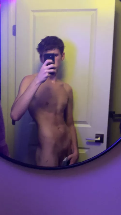 [19] homosexual 🫵