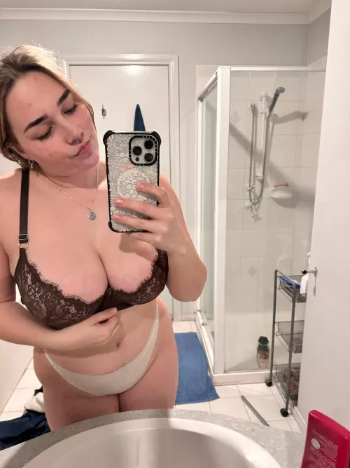 [19][DFW][F4MF] - Looking for a serious couple to join in their bedroom. lmk if interested!