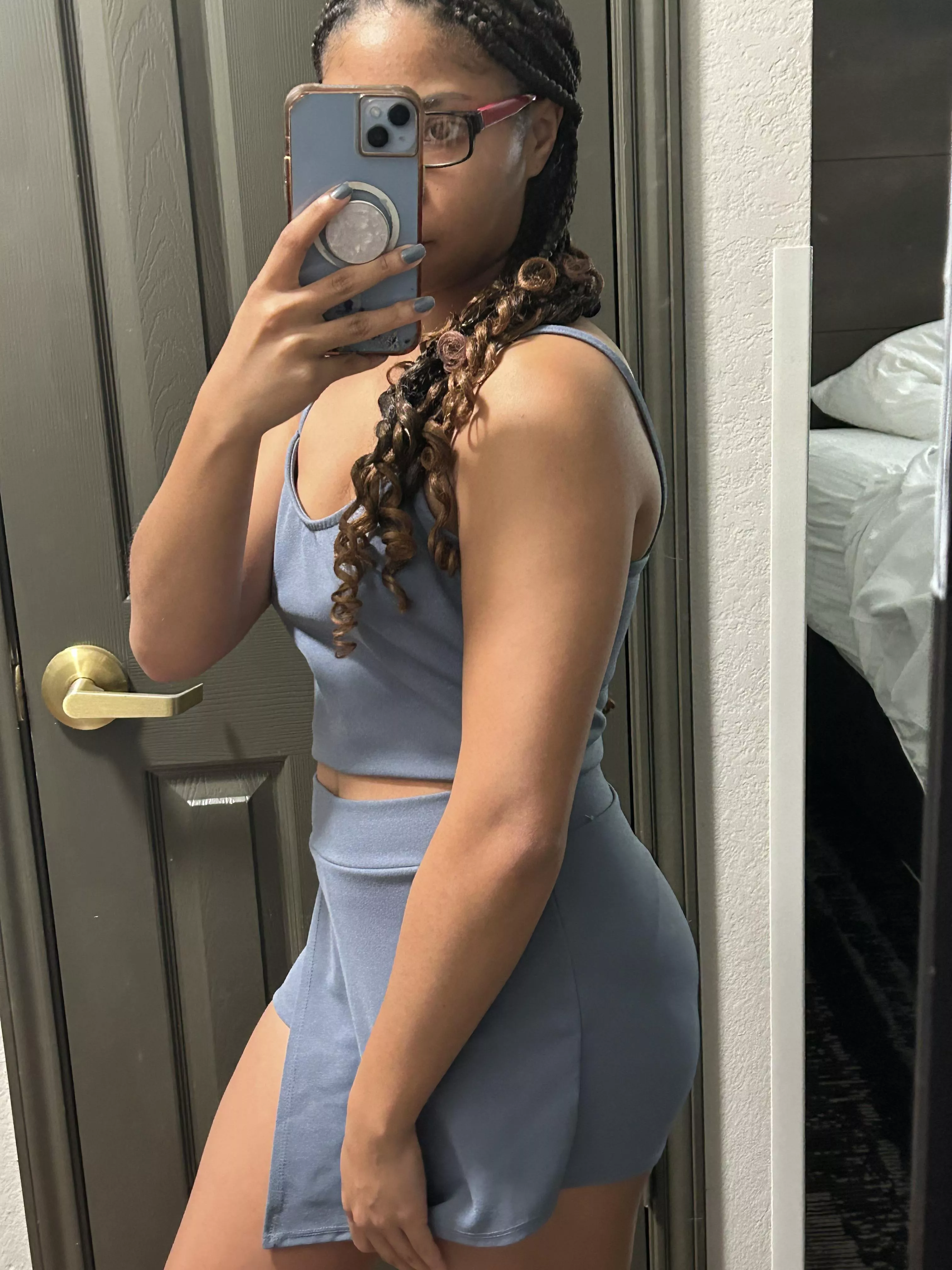 21F looking for F or MF