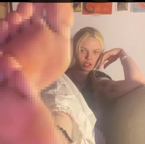 21yo British goddess to train you and drain you like the good little beta you can be ❤️🇬🇧