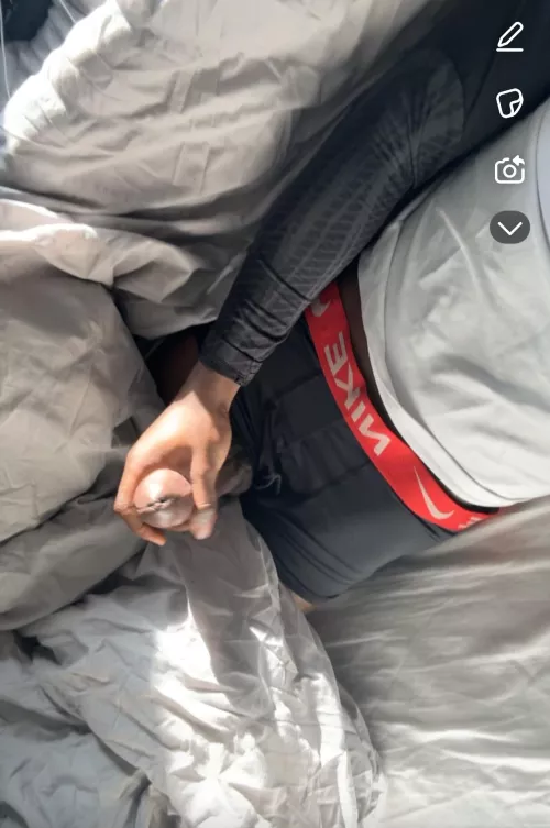 22 BBC message me your snap to trade. Like to see ass and dirty kinks if you’re up for it. Active people