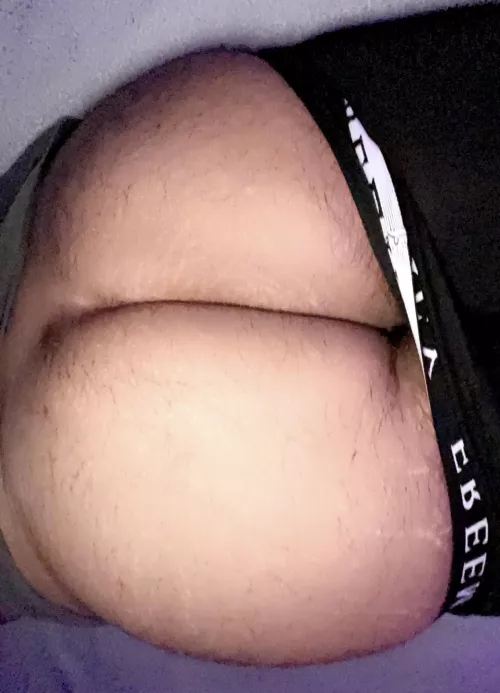 [23] Bottom looking to chat or Sext with my age or older. Hmu if you’d like to get to know this peach